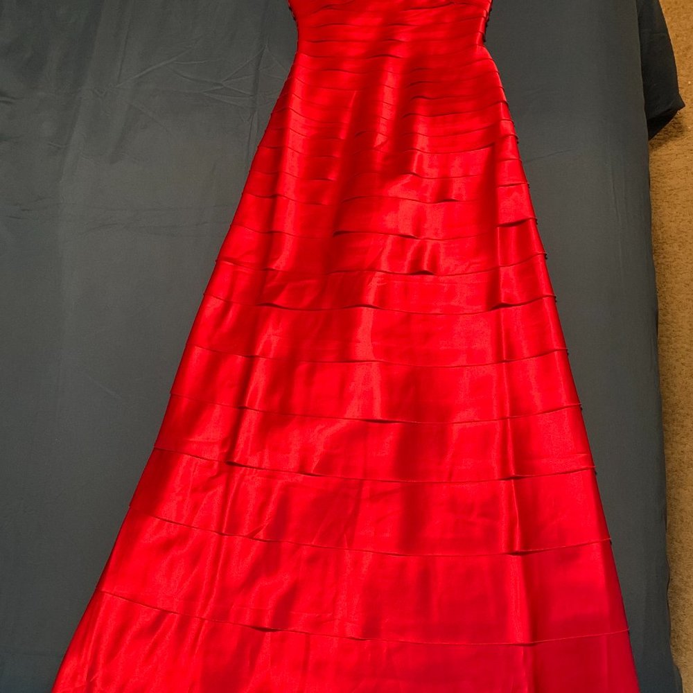 XS - BCBG - RED -SATIN -TIERED -STRAPLESS -A  LINE -BALL GOWN